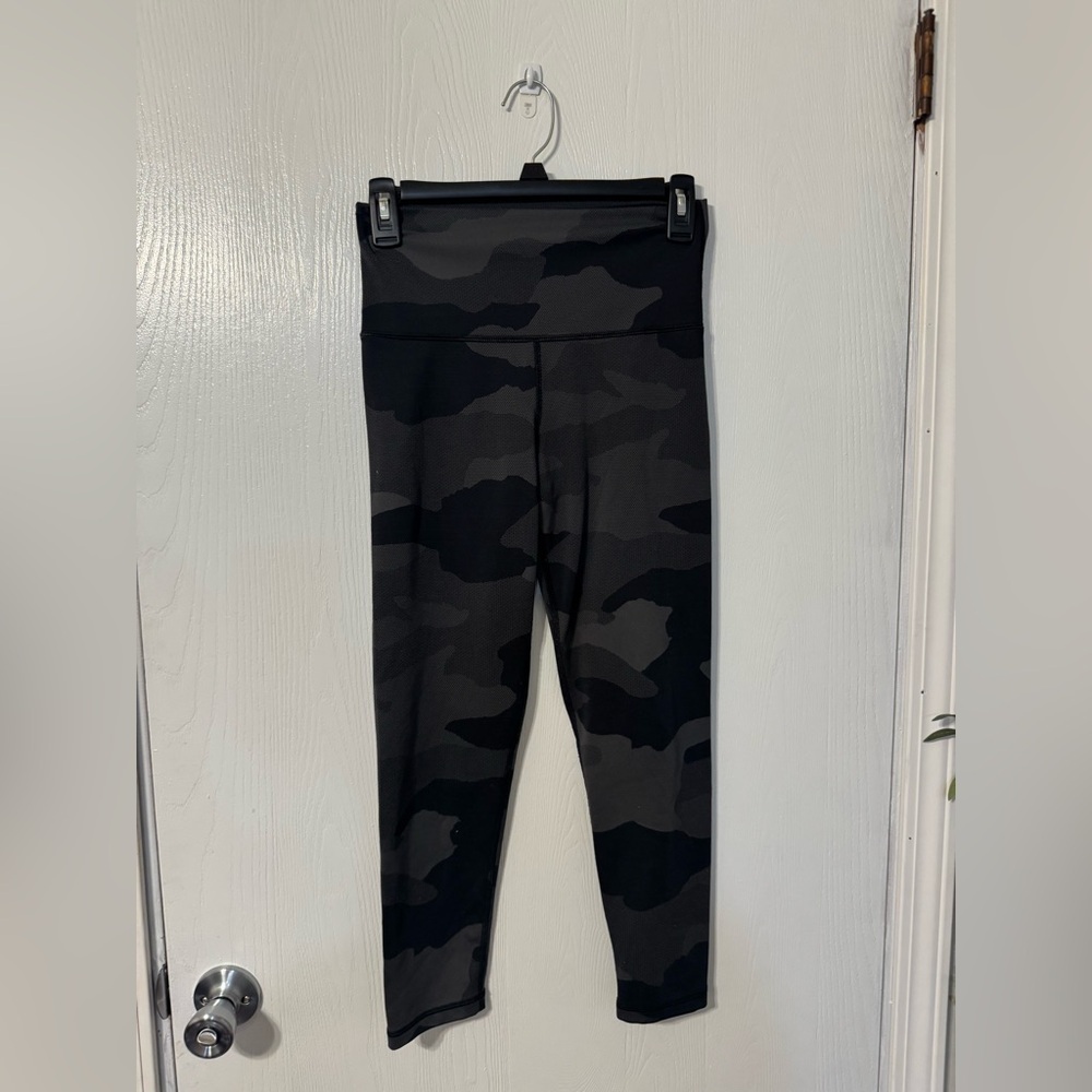 Aerie Black and Gray Leggings